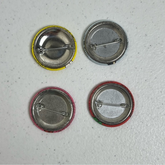 The Jetsons Cartoon Lot of 4 Pinback Button 1983 George Judy Jane Elroy - Picture 3 of 11